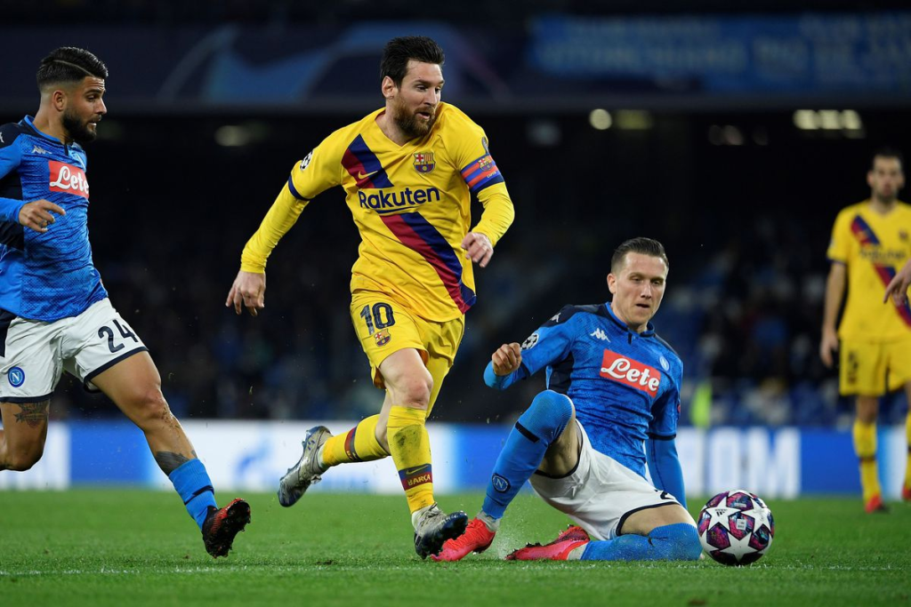 Soi kèo Napoli vs Barcelona với phong độ nghiêng về đại diện La Liga