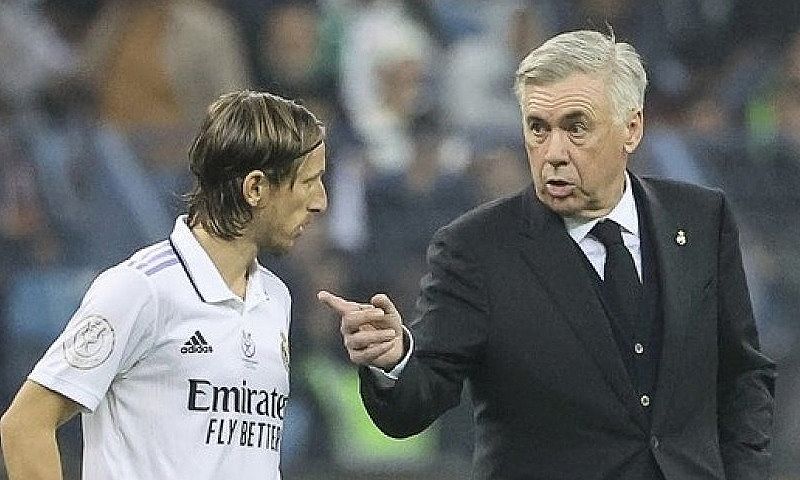 Ancelotti, Modric muốn giải nghệ tại Real